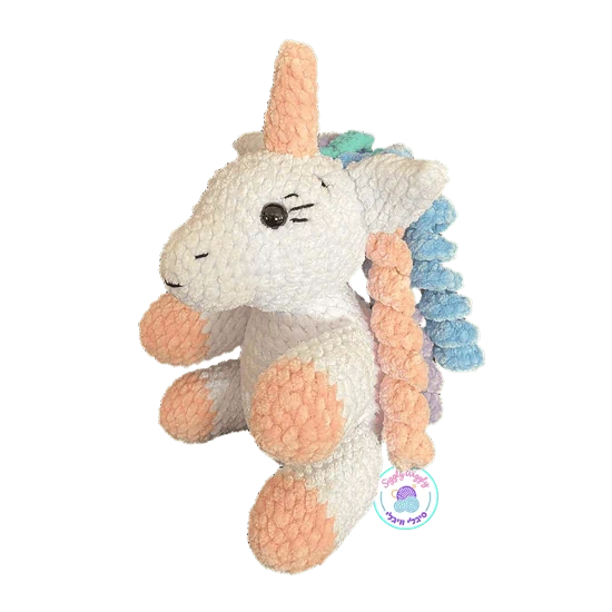 חד קרן לבן עם רעמה צבעונית